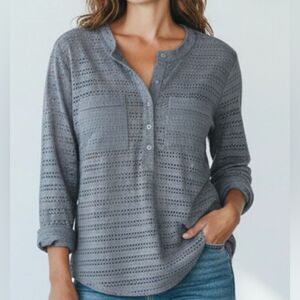 Ann Taylor Women's Light Blue Collared Blouse Size Small